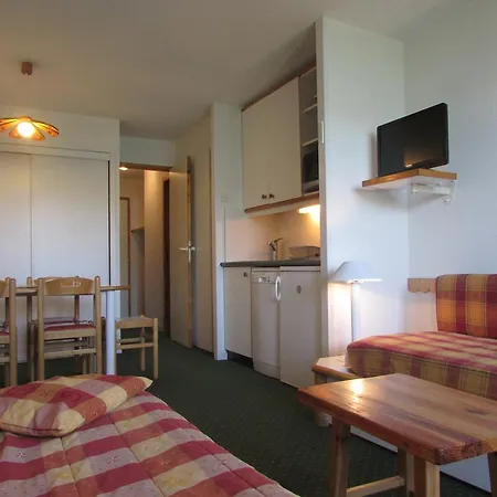 La Pendule / Le Sextant Apartment *